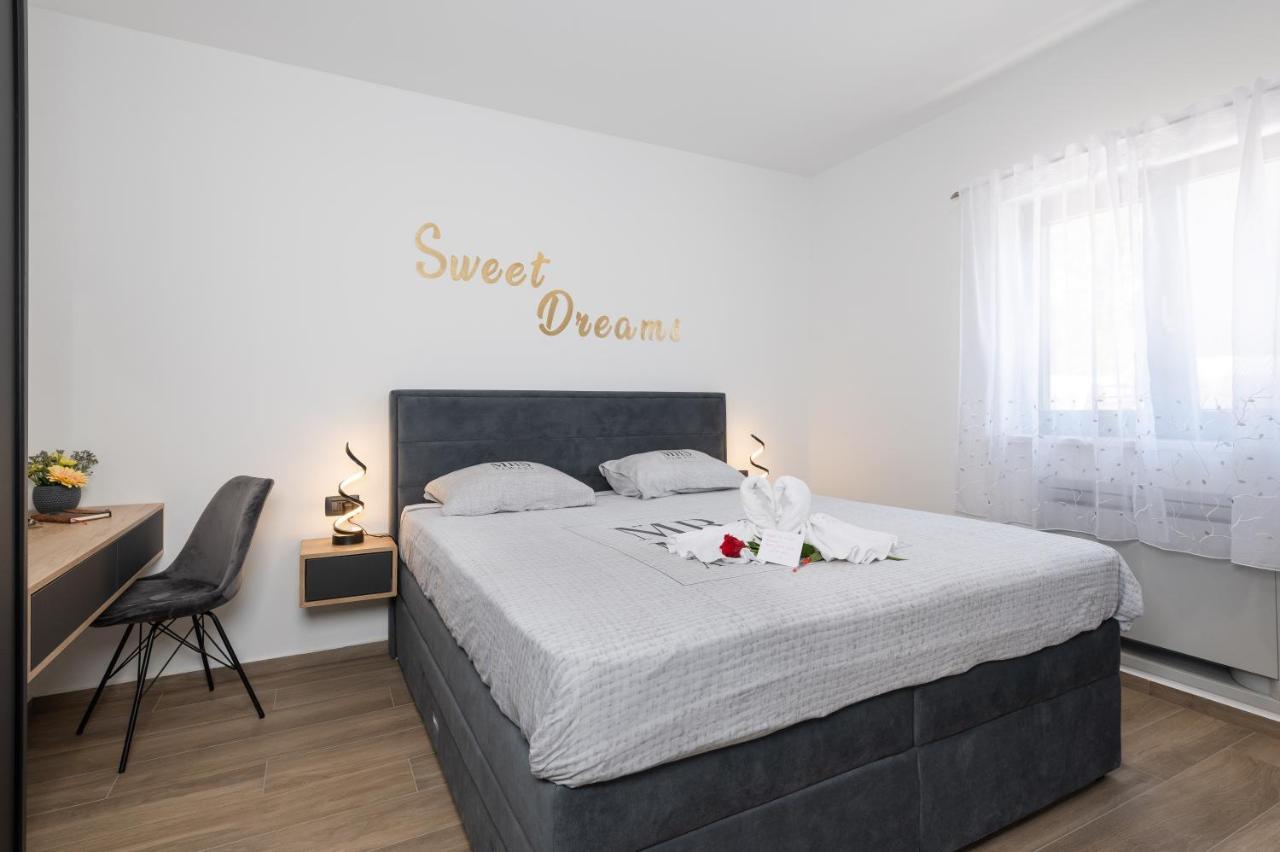 Green Luxury II With Heated Pool, Jacuzzi & Sauna Ruzici  외부 사진