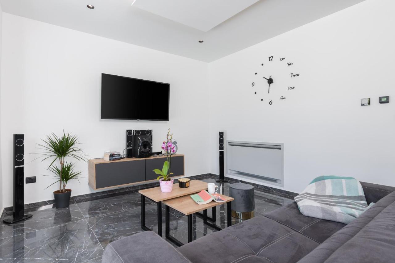 Green Luxury II With Heated Pool, Jacuzzi & Sauna Ruzici  외부 사진